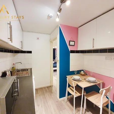 Apartment, Fru Luxury Stays Serviced Accommodation,1 Bedroom Studio With Free Parking & Wifi شقة