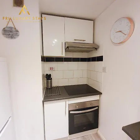 Apartment, Fru Luxury Stays Serviced Accommodation,1 Bedroom Studio With Free Parking & Wifi Apartman